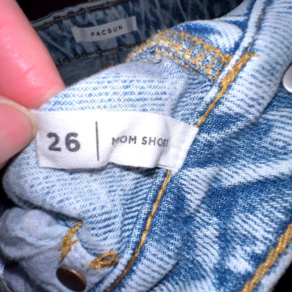 PacSun Mom Shorts Light Wash High Waisted Cuffed Denim Size 26 Blue - Picture 4 of 4